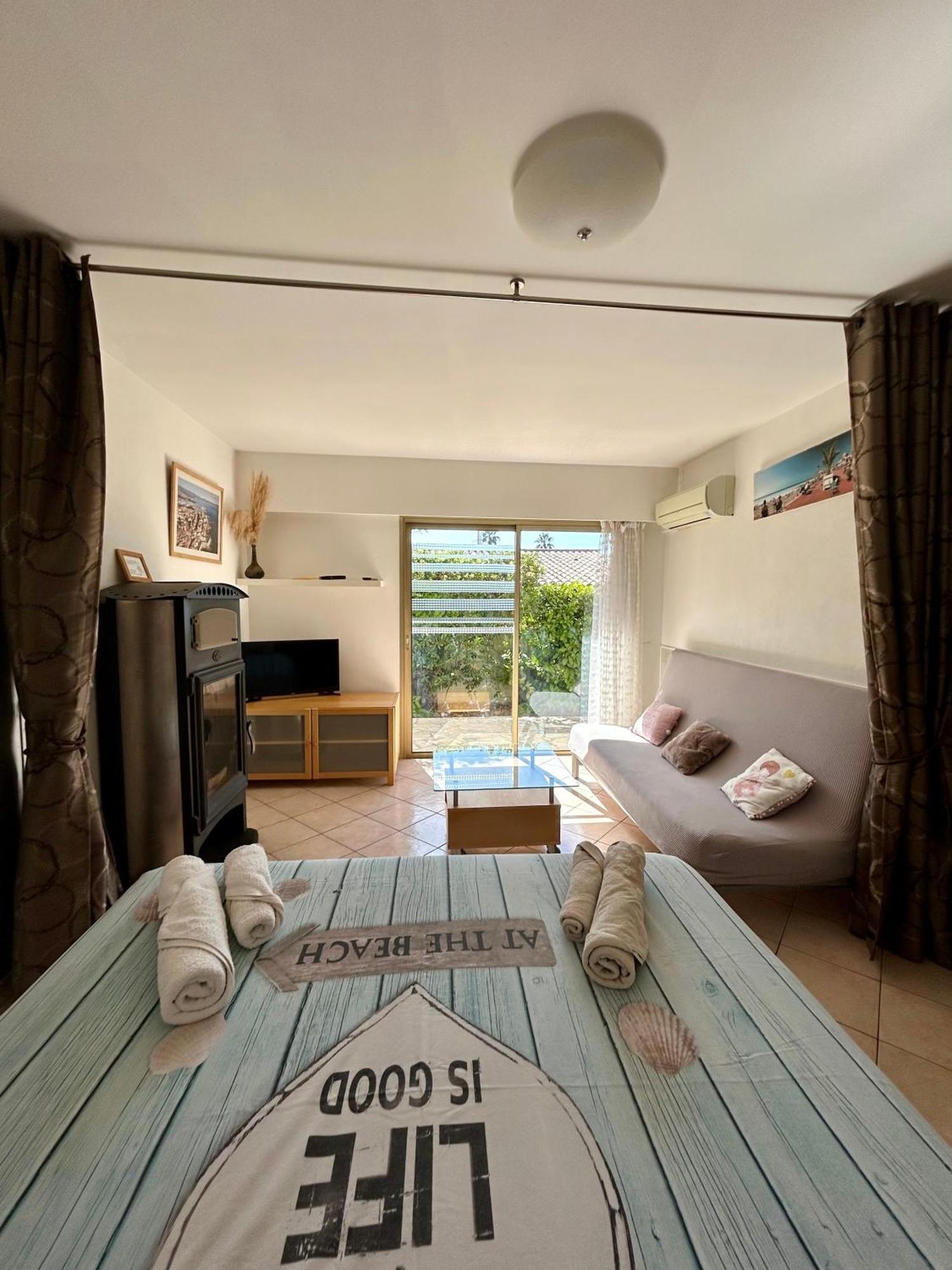 Les Ondes - Terrasse Rdc Villa Calme Parking Proche Plage Antibes Luaran gambar